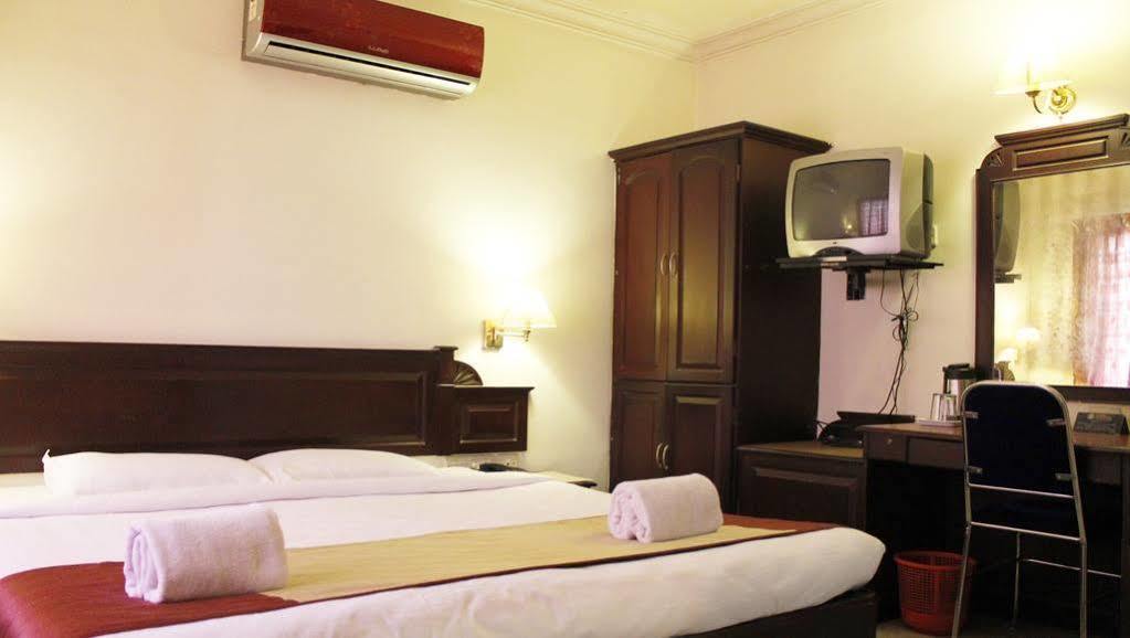Hotel Archana Inn Kochi Zewnętrze zdjęcie