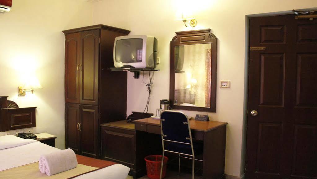 Hotel Archana Inn Kochi Zewnętrze zdjęcie